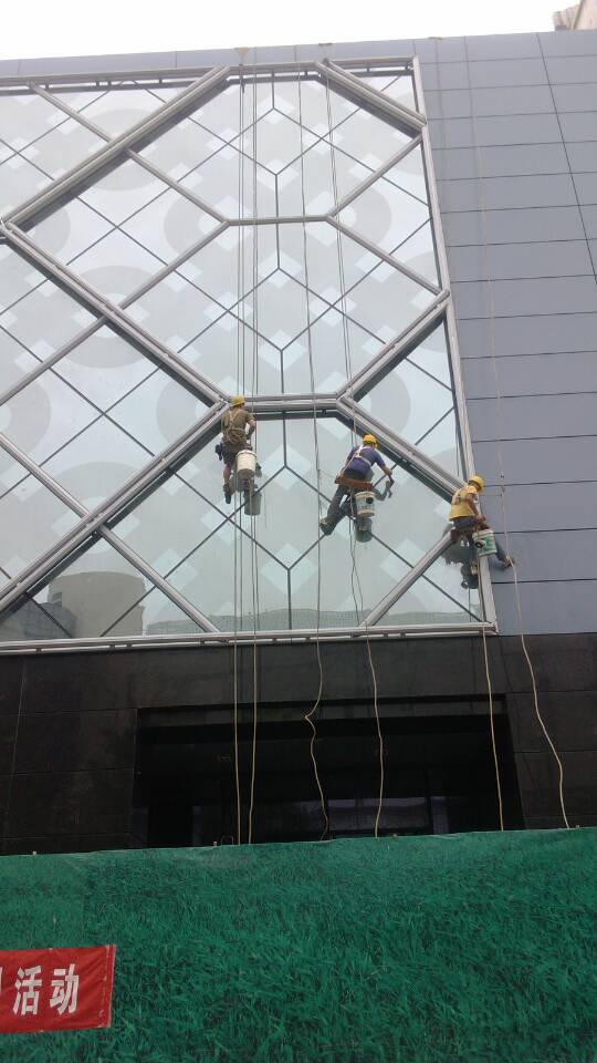 玻璃外墻清洗